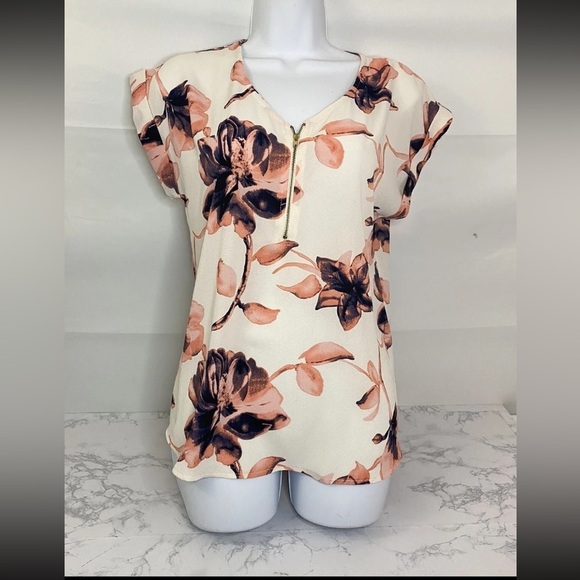 tovia Tops - Tovia Short Sleeve 1/4 Zip Up Top Womens S Peach Pink Floral Stretchy Blouse I1﻿